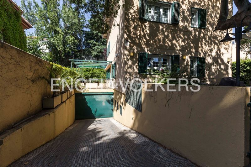 Foto 1afe2f73-972e-4644-9b76-e64b1cb8891e. Casa amb calefacció aparcament piscina a Ciudad Jardín Madrid
