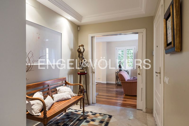 Foto 708ebab1-0ba0-4e1e-881b-21c35b822447. Casa amb calefacció aparcament piscina a Ciudad Jardín Madrid
