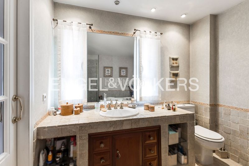 Foto afb81503-7e4b-4baf-a7c1-1c430dc28d7b. Casa amb calefacció aparcament piscina a Ciudad Jardín Madrid