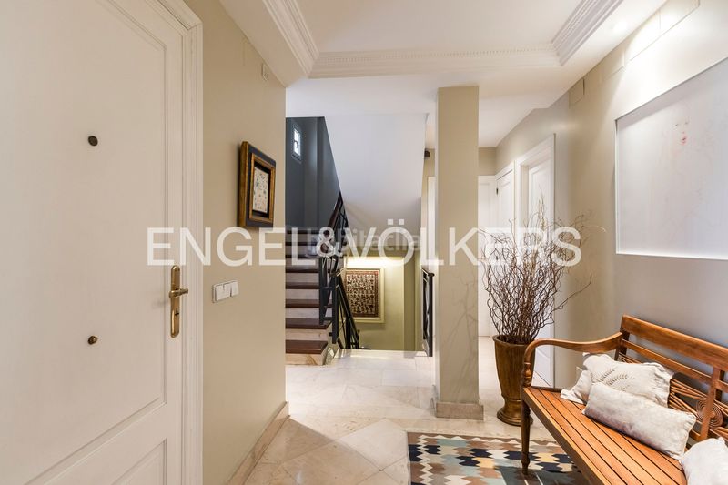 Foto d000b16a-cde8-4893-9abb-0e6711b47bf9. Casa amb calefacció aparcament piscina a Ciudad Jardín Madrid