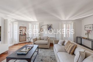 Affitto Appartamento in Sol. Espectacular piso señorial con 11 balcones y gran biblioteca en