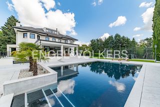 Maison à Valdepastores-Las Encinas. Espectacular vivienda en boadilla del monte