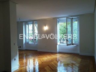 Location Appartement  San bernardo. Luminoso piso en la calle san bernardo