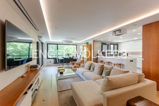 Flat  Paseo de los parques. Elegante vivienda reformada en el encinar de los reyes