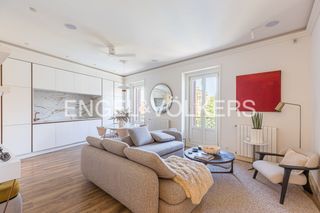 Rent Flat  Carrera de san francisco. Luminosa vivienda amueblada de 2 dormitorios frente a la plaza d