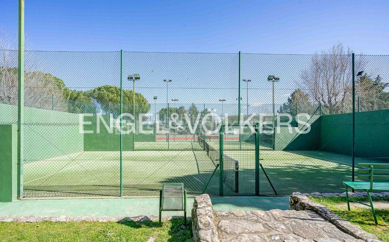 Foto d748e05d-4517-46e2-9b36-2e69013ddf2e. Casa amb calefacció aparcament a Valdelagua