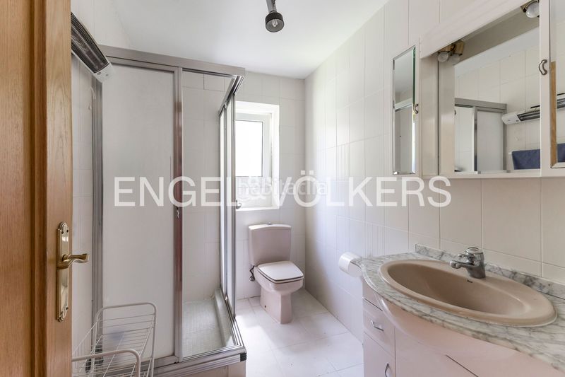 Foto d8720e07-01ad-4135-b897-2c146eee0c46. Casa amb calefacció aparcament a Valdelagua