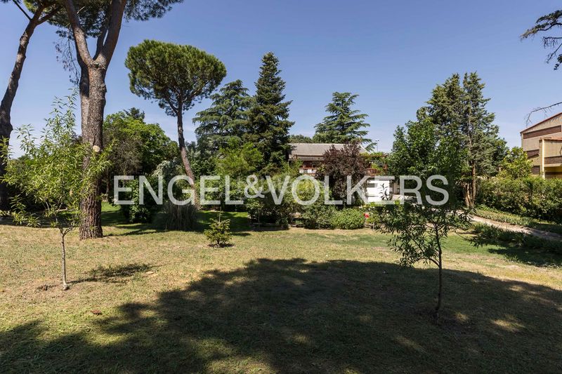 Foto fa8a8ed7-b8b9-45bb-a81f-0583f73cc929. Casa amb calefacció aparcament a Valdelagua