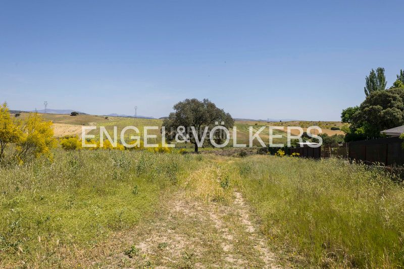 Foto fcded5c3-50bd-4231-a801-f4b6850f6d6a. Casa amb calefacció aparcament a Valdelagua