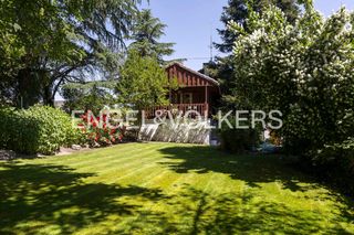 House in Valdelagua. Chalet independiente en valdelagua con amplia parcela integrado