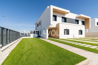 Miete Reihenhaus in El Bosque. Casa pareada de obra nueva a estrenar en urb. el bosque