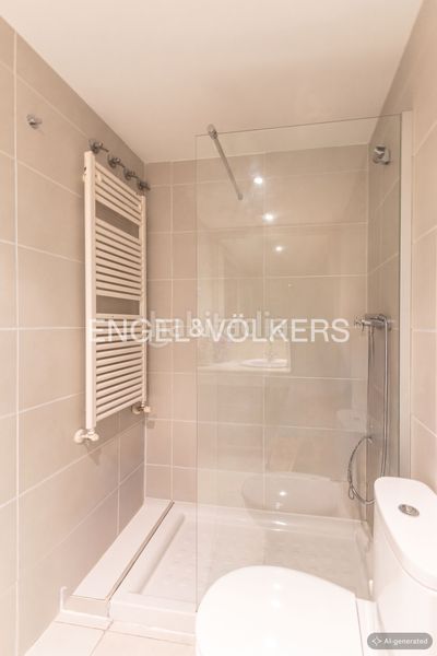Foto 0ad8d843-8fd1-4fd4-bb72-782c20499325. Loft amb calefacció aparcament piscina a Sanchinarro Madrid