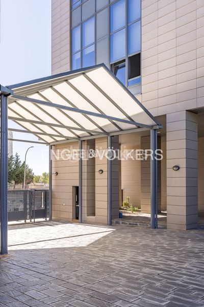 Foto 6537e248-b514-40bc-aa76-21abddcbd2bf. Loft amb calefacció aparcament piscina a Sanchinarro Madrid