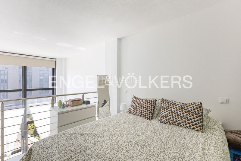 Foto 8a17d8b8-fa52-462d-8cff-ff8be1601e50. Loft amb calefacció aparcament piscina a Sanchinarro Madrid