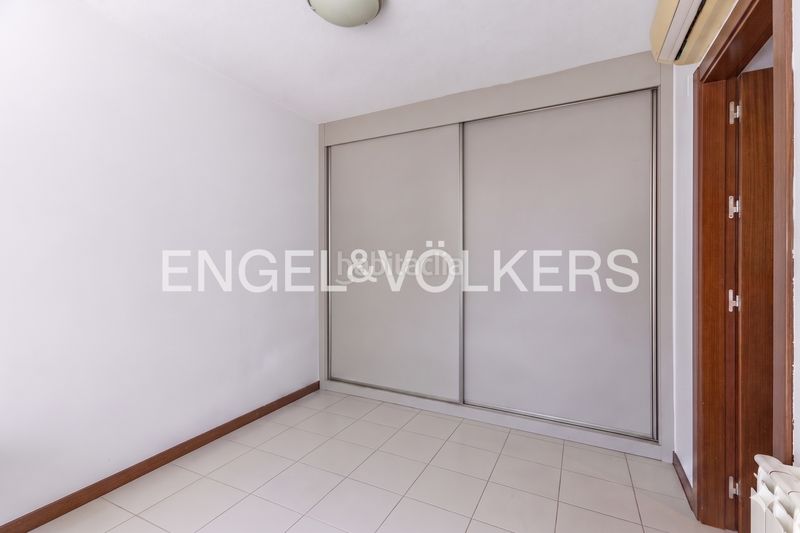 Foto 95f29702-7e6c-4861-920a-c0f188b1e8dd. Loft amb calefacció aparcament piscina a Sanchinarro Madrid
