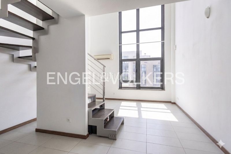 Foto 9e2dbc8c-ea42-4227-a7c5-b3a7ce75b42c. Loft amb calefacció aparcament piscina a Sanchinarro Madrid