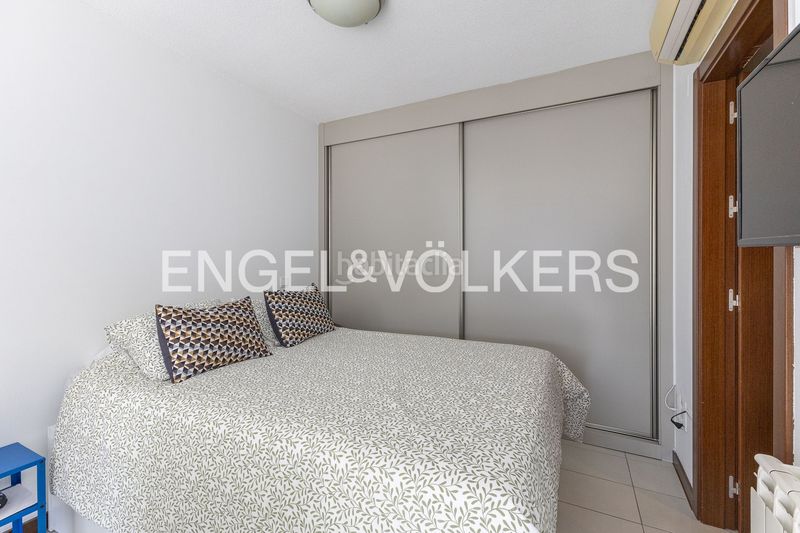 Foto c05f9e8a-7faf-4a8f-aff1-0a33c77f7acc. Loft amb calefacció aparcament piscina a Sanchinarro Madrid
