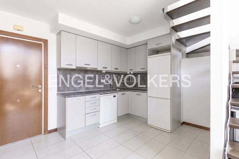 Foto c6a0530b-dba6-41a1-9991-9c65101d7375. Loft amb calefacció aparcament piscina a Sanchinarro Madrid