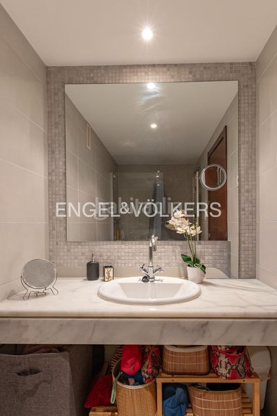 Foto e8261069-5977-4e91-b6e4-ce37b3ae7243. Loft amb calefacció aparcament piscina a Sanchinarro Madrid