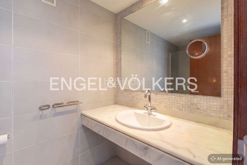 Foto fbb1f9fd-7cff-407a-b123-d67114a58f87. Loft amb calefacció aparcament piscina a Sanchinarro Madrid