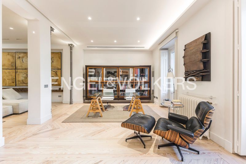 Foto b0a99c0d-858d-4041-8555-a515c79fb042. Pis amb calefacció aparcament a Recoletos Madrid