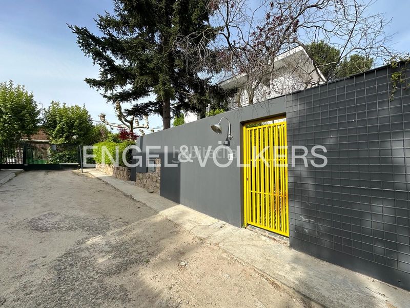 Foto eab9fb06-9f6a-4439-a6a2-a174548b0726. Casa amb calefacció aparcament a La Florida - El Plantío Madrid