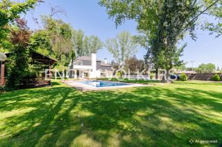 House in Villafranca del Castillo. Elegante chalet en la pradera de villafranca del castillo