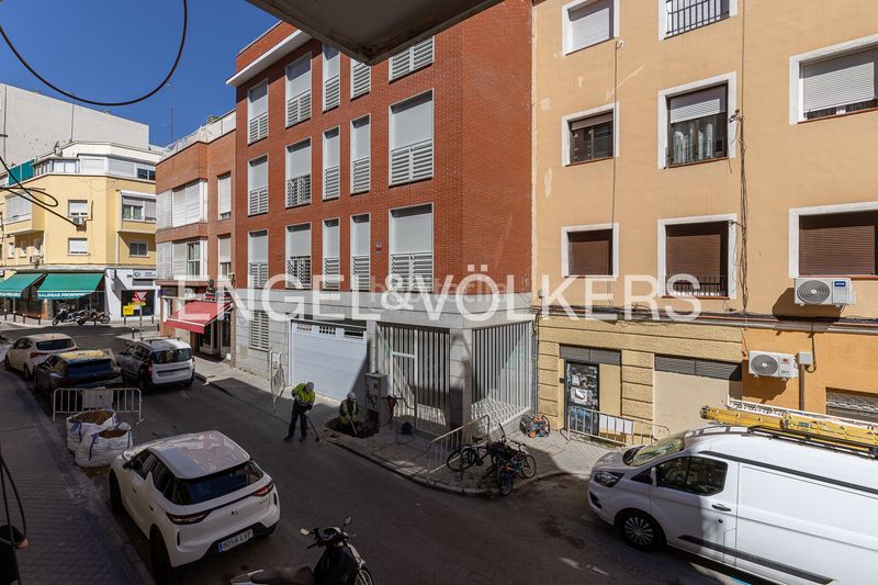 Foto ceae2819-57db-4cdc-b88c-c49e57371218. Dúplex amb calefacció a Ciudad Jardín Madrid