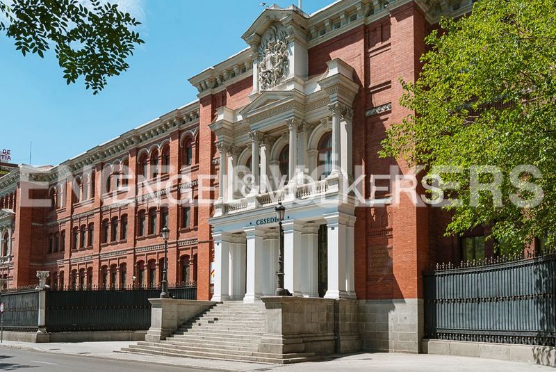 Foto 5fd0392d-0680-4ea3-ba08-17dd6a1f5bff. Pis amb calefacció aparcament a Ríos Rosas-Nuevos Ministerios Madrid