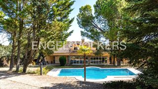 Haus in Ciudalcampo. Chalet unifamiliar en paseo del naranjo de bulnes