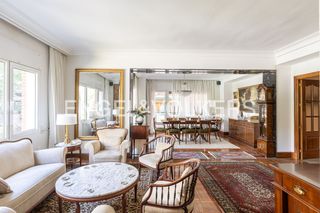 Flat in Hispanoamérica-Bernabéu. Gran piso de 5 habitaciones con terraza en zona tranquila de his