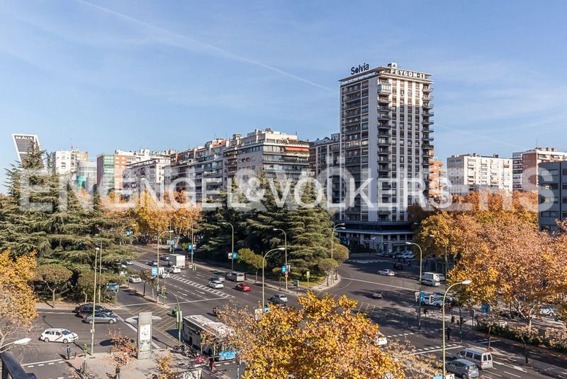 Foto c842b9fc-431d-4cb4-8e7a-d70167aed6e0. Pis amb calefacció aparcament a Hispanoamérica-Bernabéu Madrid