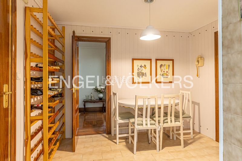 Foto ed42c8df-2423-48d0-aa1c-e85e81cbfa30. Pis amb calefacció aparcament a Hispanoamérica-Bernabéu Madrid