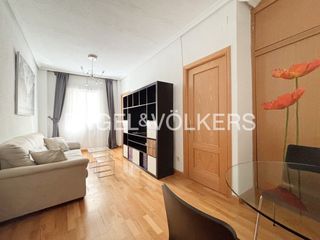 Location Appartement  Juan álvarez mendizábal. Luminoso piso exterior en calle juan álvarez mendizábal