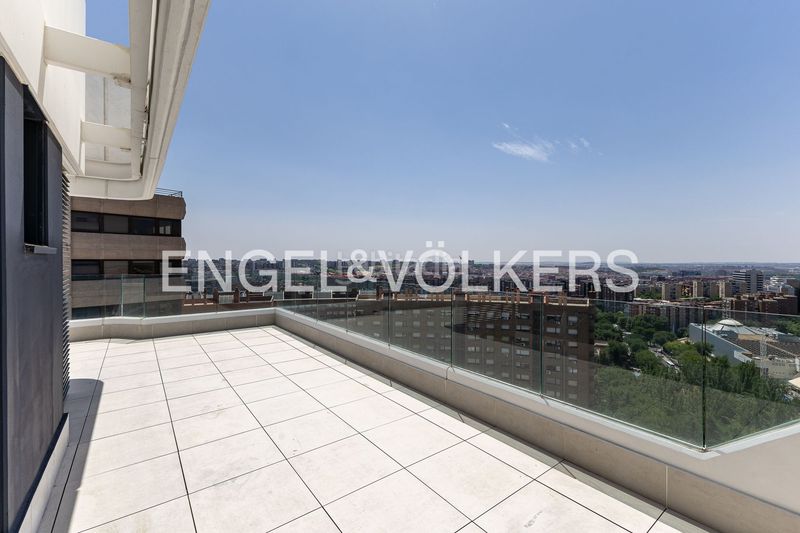 Foto b65d1644-c782-4d9a-847b-dc590883ae4f. Pis amb calefacció aparcament piscina a Estrella Madrid