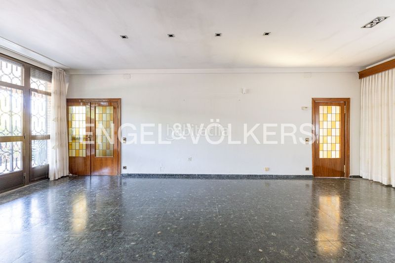 Foto eaff3403-3875-48c1-a3d7-6770c848edce. Casa amb calefacció aparcament piscina a La Florida - El Plantío Madrid