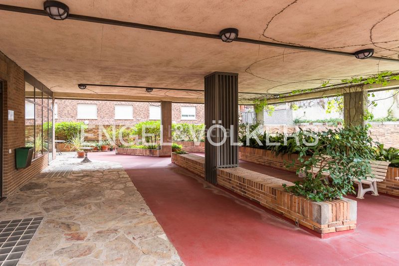 Foto faa51661-1824-4ec8-80d1-9b3c00ac5be1. Pis amb calefacció aparcament piscina a San Juan Bautista Madrid