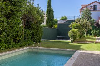 Pis a Hispanoamérica-Bernabéu. Maravilloso piso con amplias zonas comunes, piscina, garaje y tr