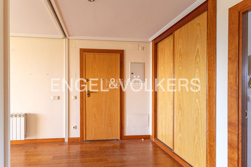 Foto 0dbc9a8b-6d79-4729-82a1-8a9fa1839543. Pis amb calefacció aparcament piscina a Valdemarín Madrid