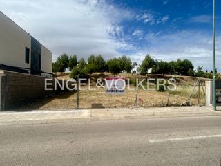 Residential Plot in Los Hueros. Parcela urbana para vivienda unifamiliar en villalbilla