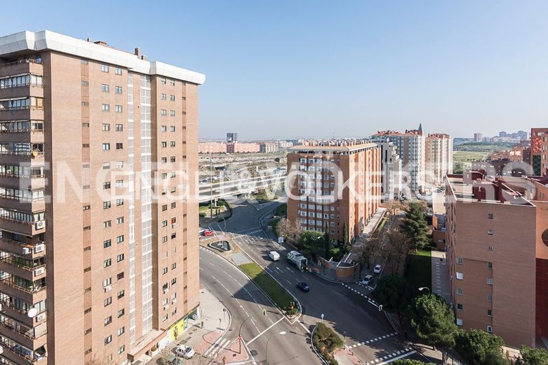 Foto 20a47be1-3a01-4db6-ba84-1eedc19cb131. Alquiler piso exclusiva vivienda en arturo soria con terraza, piscina, vistas espectaculares. en Madrid