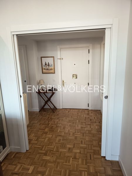 Foto 444b3754-5571-41d9-9f99-8b91219958ac. Alquiler piso exclusiva vivienda en arturo soria con terraza, piscina, vistas espectaculares. en Madrid