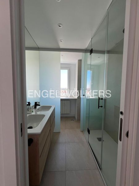 Foto 4a258ec3-bba7-4f1f-a33e-f9f443b5169a. Alquiler piso exclusiva vivienda en arturo soria con terraza, piscina, vistas espectaculares. en Madrid