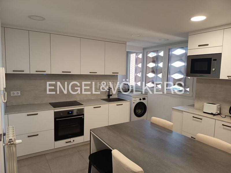 Foto 4de9db80-0780-4d39-adbd-c69c10d96321. Alquiler piso exclusiva vivienda en arturo soria con terraza, piscina, vistas espectaculares. en Madrid