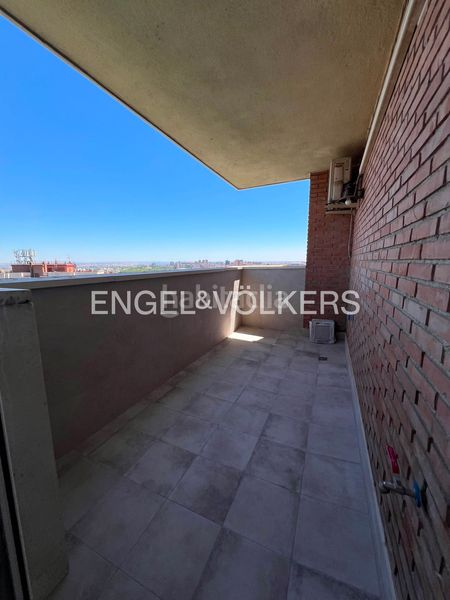 Foto 930cdd25-6758-4521-944e-f295005c021f. Alquiler piso exclusiva vivienda en arturo soria con terraza, piscina, vistas espectaculares. en Madrid