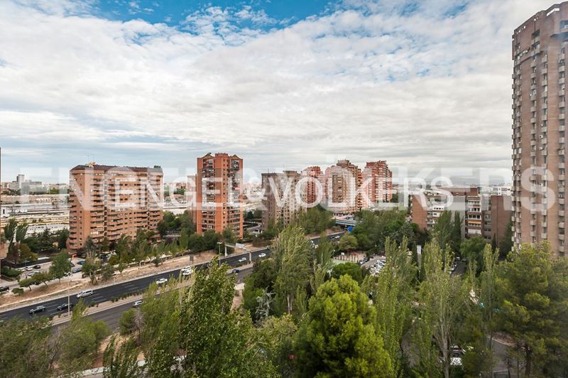 Foto a18a251a-6169-497b-995d-4622931d646c. Alquiler piso exclusiva vivienda en arturo soria con terraza, piscina, vistas espectaculares. en Madrid