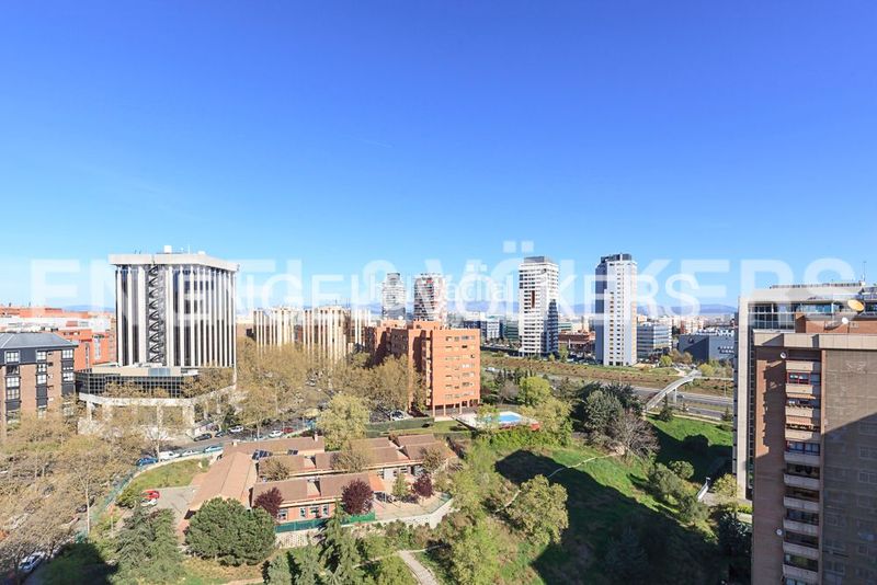 Foto d9fe88e4-0a7e-413e-99b0-39aca1bd12cd. Alquiler piso exclusiva vivienda en arturo soria con terraza, piscina, vistas espectaculares. en Madrid