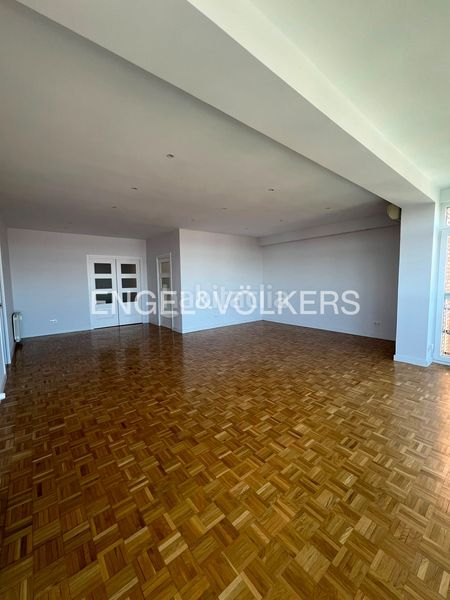 Foto f653882d-6701-4f15-9ebe-a8036446783c. Alquiler piso exclusiva vivienda en arturo soria con terraza, piscina, vistas espectaculares. en Madrid