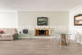 Piso en Ibiza. Exclusiva vivienda en el barrio de ibiza junto a el retiro con p