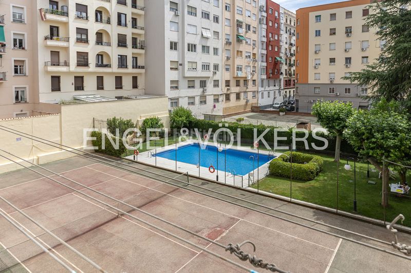 Foto e3dc14ec-e3dd-4665-86d3-943c8db958cd. Pis amb calefacció aparcament piscina a Ibiza Madrid